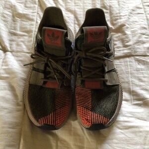 Adidas casual running style shoe